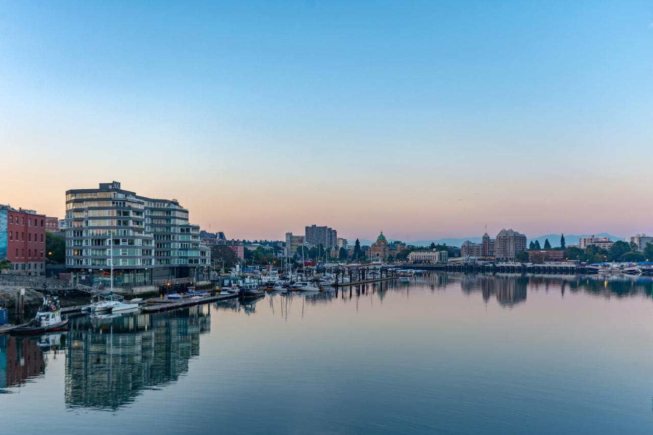 Victoria Regent Waterfront Hotel & Suites Exterior photo